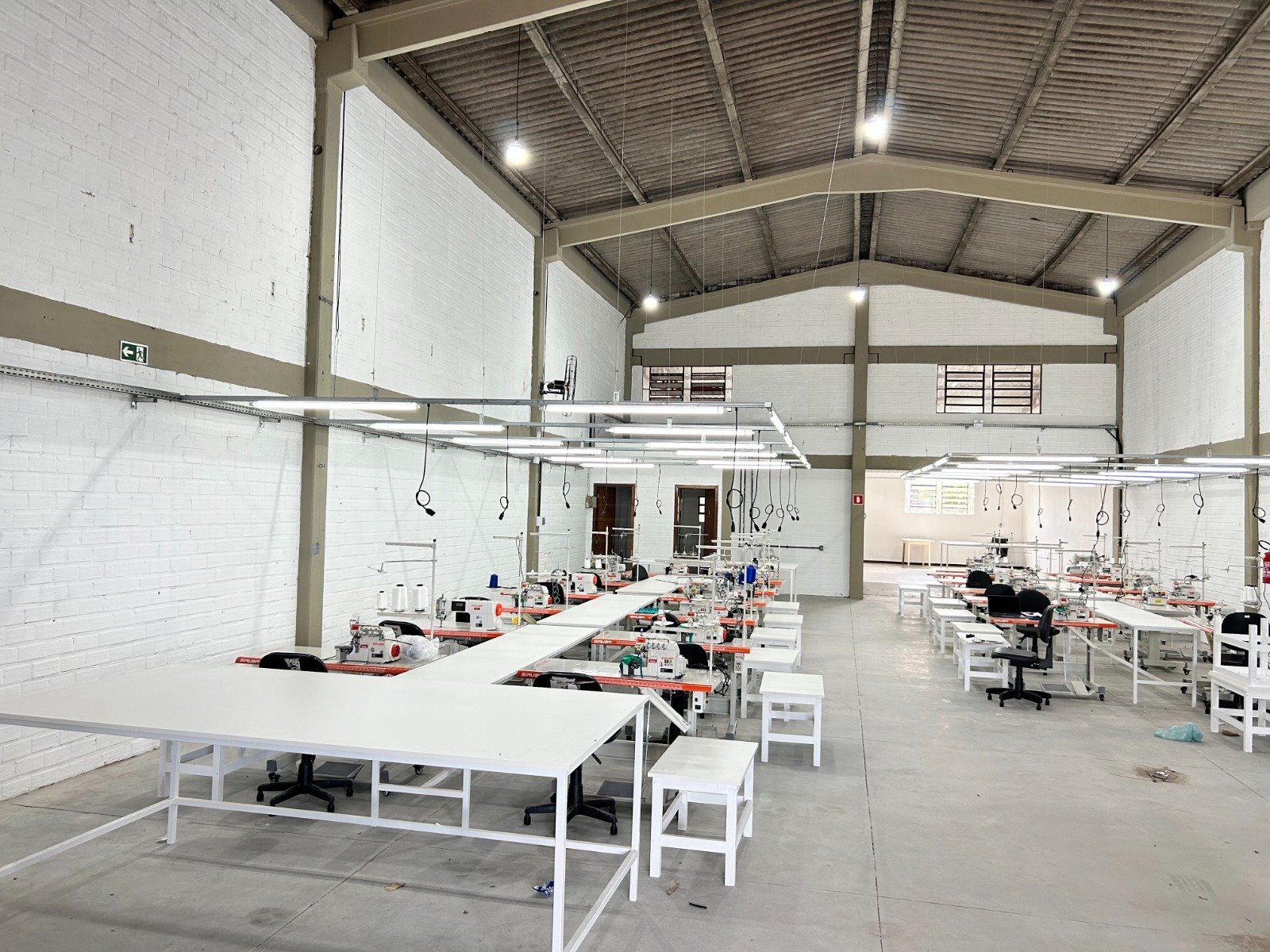 Galpão industrial com instalação elétrica e iluminação executadas pela RBT Engenharia